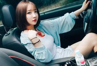 来看看！Son Ye Eun[DJAWA]的比基尼假期写真，更新让人目不暇接啊！